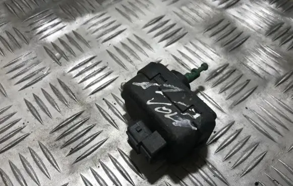 Headlight level adjustment motor