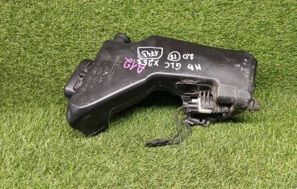 Mercedes-Benz GLC X253 C253 Windshield washer fluid reservoir/tank A2058600160 A20586920