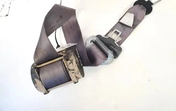 Rear seatbelt
