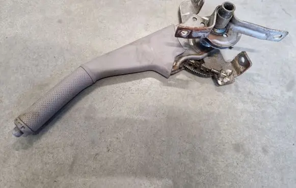 Mitsubishi L200 Handbrake/parking brake lever assembly 