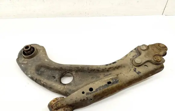 Peugeot 308 Front lower control arm/wishbone