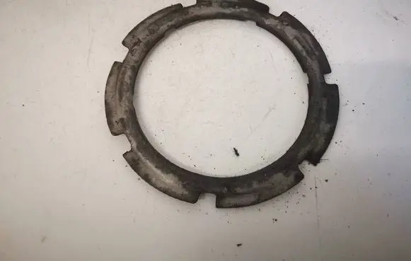 Volkswagen Golf V In tank fuel pump screw locking ring/nut 