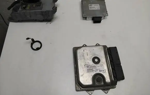 Fiat Doblo Engine ECU kit and lock set 55260726 00520028650 50520764