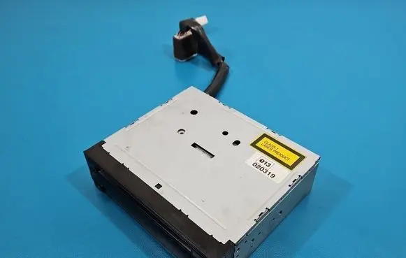 Toyota Yaris CD/DVD changer 0860100906 IMPRK1545439