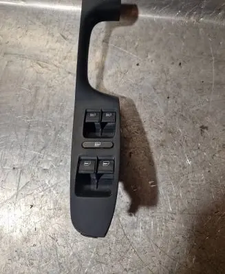 Volkswagen Jetta VI Electric window control switch 1K4959857B