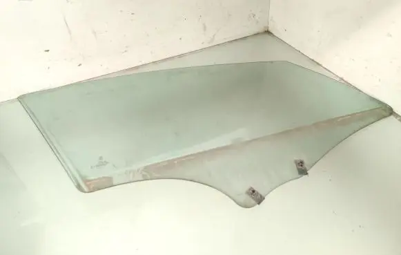 Peugeot 407 Front door window glass four-door AS2