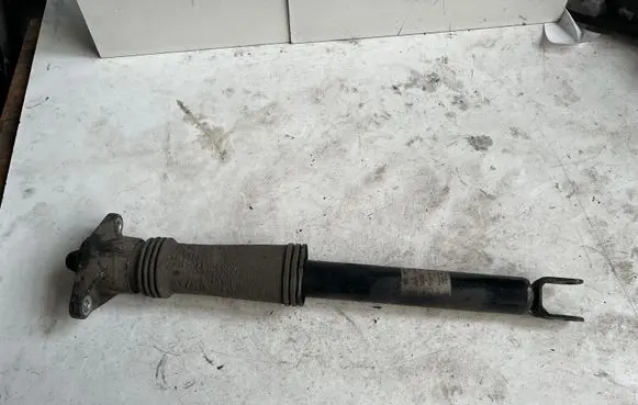 Hyundai i30 Rear shock absorber/damper 553102R250 801402000298