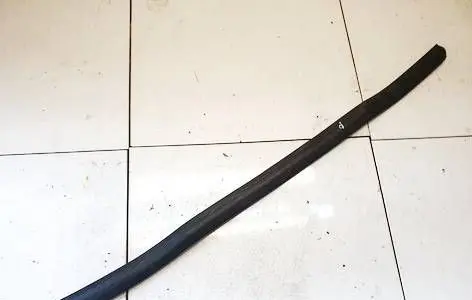 Opel Zafira B Engine compartment rubber