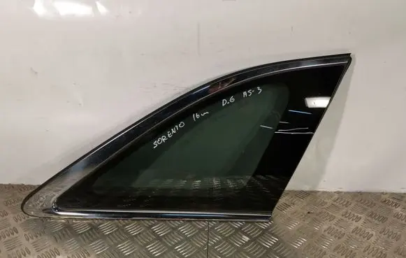 KIA Sorento Rear side window