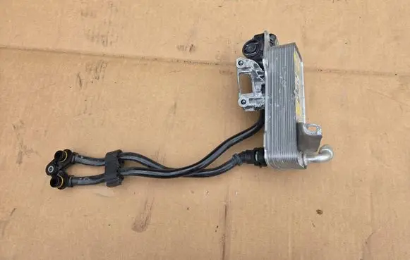 BMW 4 F32 F33 Transmission/gearbox oil cooler 8514515 517506 70579756
