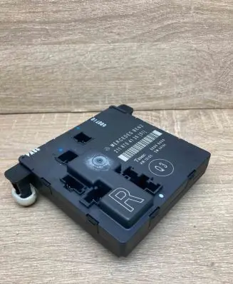 Mercedes-Benz E W211 Door control unit/module 2118704126