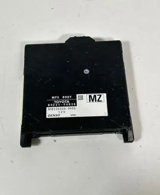 Toyota C-HR I Comfort/convenience module 89221F4030