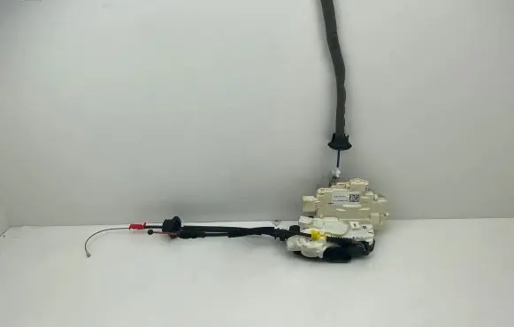 Audi A8 S8 D4 4H Rear door lock 4H0839015D