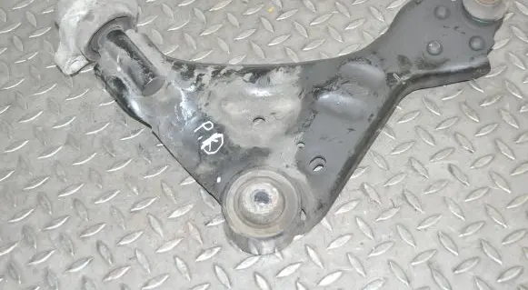 Mercedes-Benz Vito Viano W639 Front lower control arm/wishbone