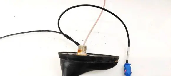 Volkswagen Touran II Aerial GPS antenna