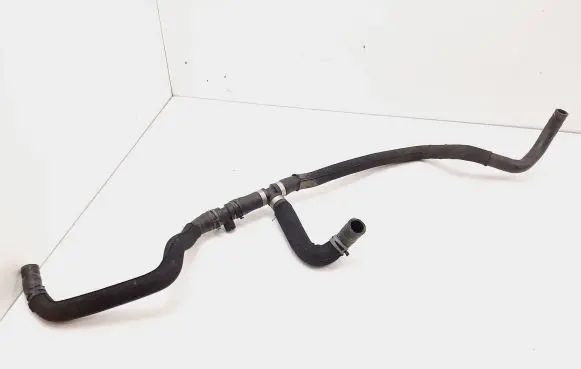Engine coolant pipe/hose
