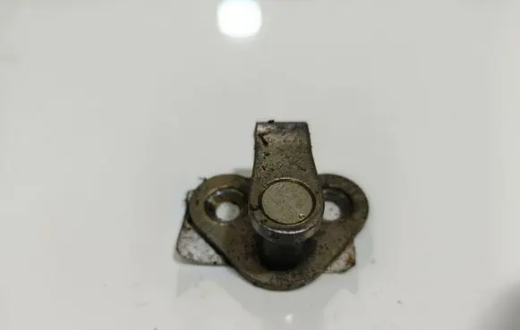 Peugeot 406 Rear door lock loop/hook striker 