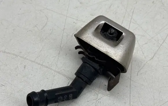 Lexus LS 400 Headlight washer spray nozzle 85044-50030