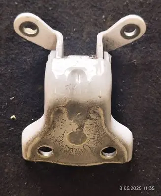 Opel Antara Rear door lower hinge