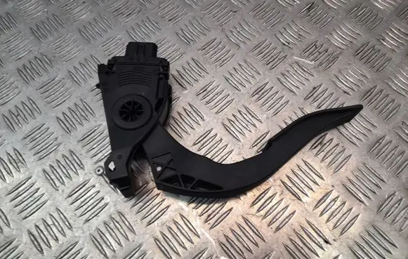 Audi A8 S8 D4 4H Accelerator throttle pedal 8K1723523A