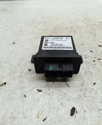 Volkswagen Touareg II Light module LCM 7P6907357 5WK50280