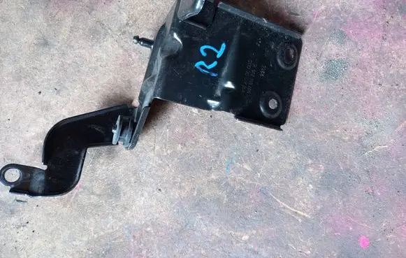 Volkswagen Golf VII ABS pump bracket 5Q1614235E 2316