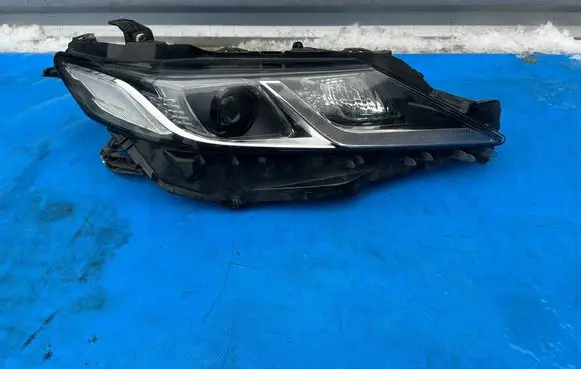 Toyota Camry VIII XV70 Headlight/headlamp 8111033G00 A1V0310000