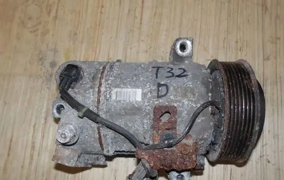Nissan X-Trail T32 Air conditioning (A/C) compressor (pump) 926004CA3A