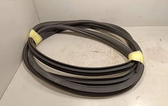Front door rubber seal