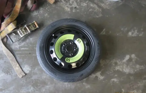 Volkswagen Golf VII R16 spare wheel 