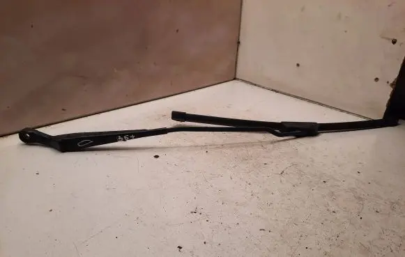 Volkswagen PASSAT B5.5 Front wiper blade arm 3B1955410
