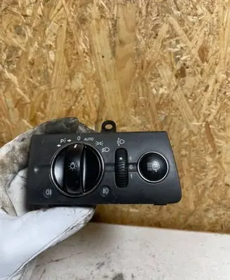 Mercedes-Benz E W211 Light switch 2115451004 04056015