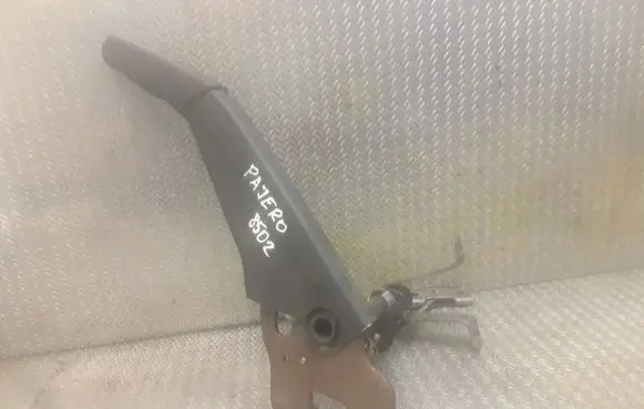 Mitsubishi Pajero Hand brake release handle 