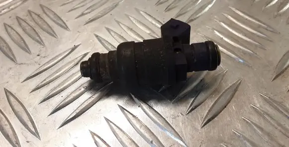 Audi A6 S6 C5 4B Fuel injector 078133551L