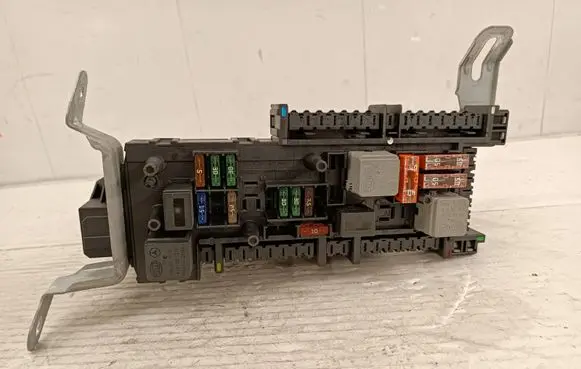 Mercedes-Benz E W212 Fuse module 2129005101