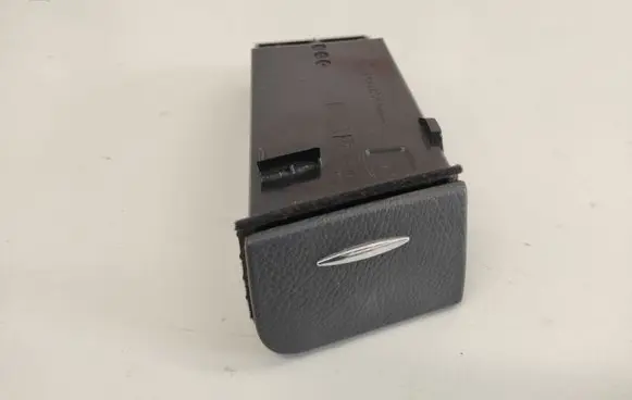 Mercedes-Benz E W211 Glove box 2116801152 A2116801852
