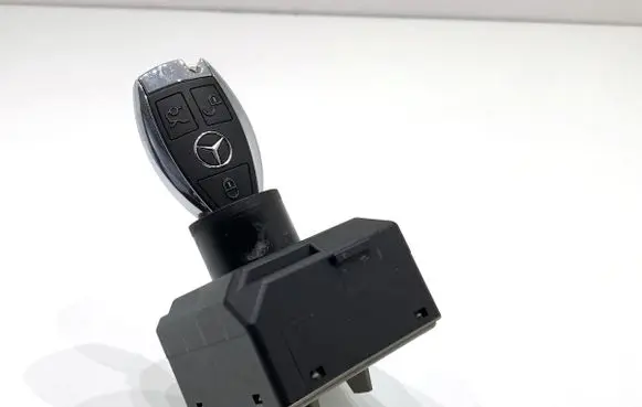 Mercedes-Benz ML W166 Ignition lock A1669055100