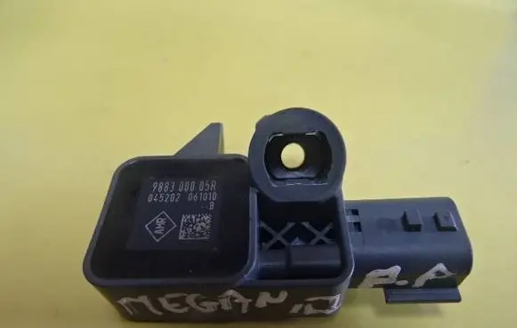 Renault Megane III Airbag deployment crash/impact sensor 988300005R