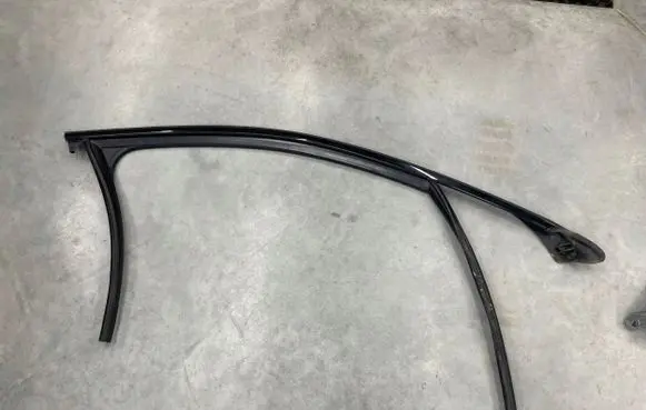 Audi A6 S6 C7 4G Rubber seal loading door window/glass 