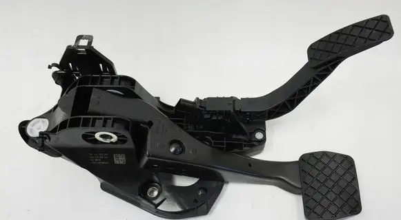 Volkswagen Golf VII Brake pedal 5Q2723058