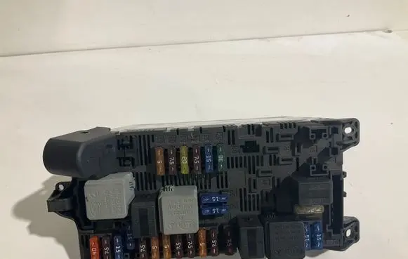 Mercedes-Benz E W211 Fuse module 2115453101