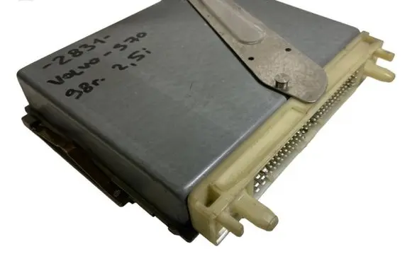 Volvo V70 Engine control unit/module P09202016 T98050623 1T26S5059
