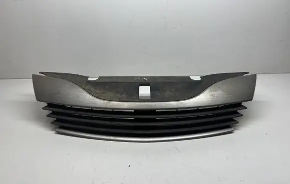 Renault Laguna I Front grill 8200012581