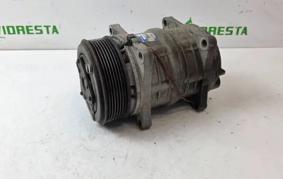 Renault Trafic III (X82) Air conditioning (A/C) compressor (pump) 03930803