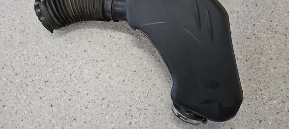 Dodge Challenger Intake resonator 04861926AG 511568 05752008