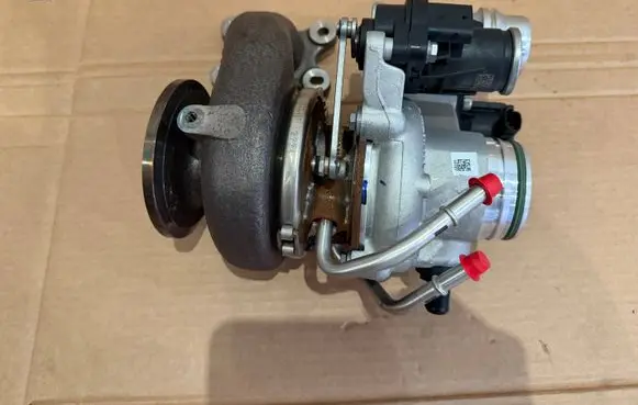 Volvo XC40 Turbo 32361308 AHN689916300763