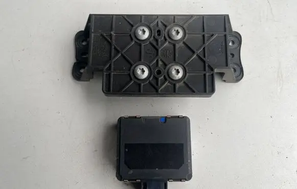 Fiat 500E Distronic sensor radar 52138488 0203302725