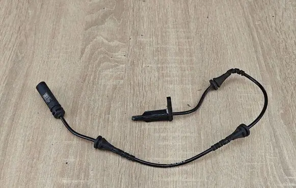 BMW 4 G22 G23 G24 G26 ABS rear brake sensor 6892609