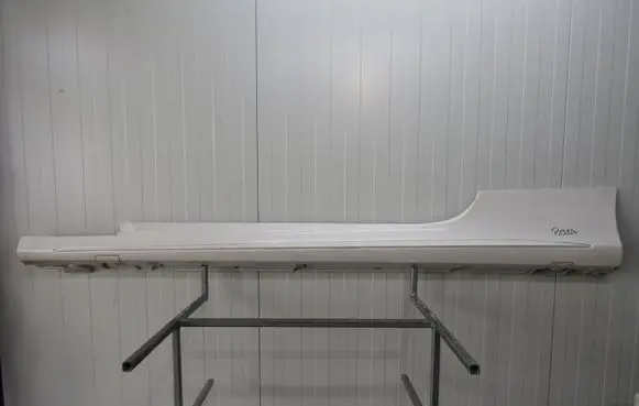 Front sill (body part)