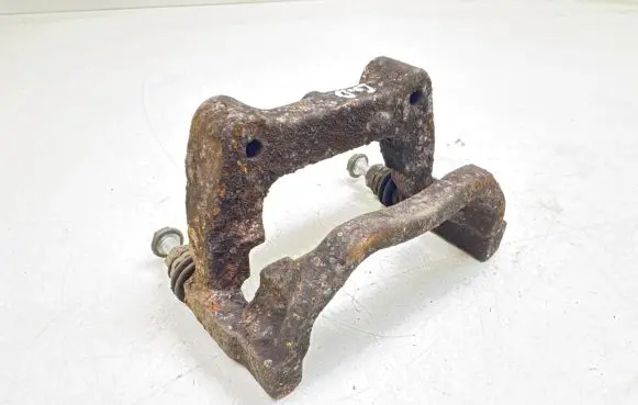 Peugeot 3008 I Rear brake pad spring 